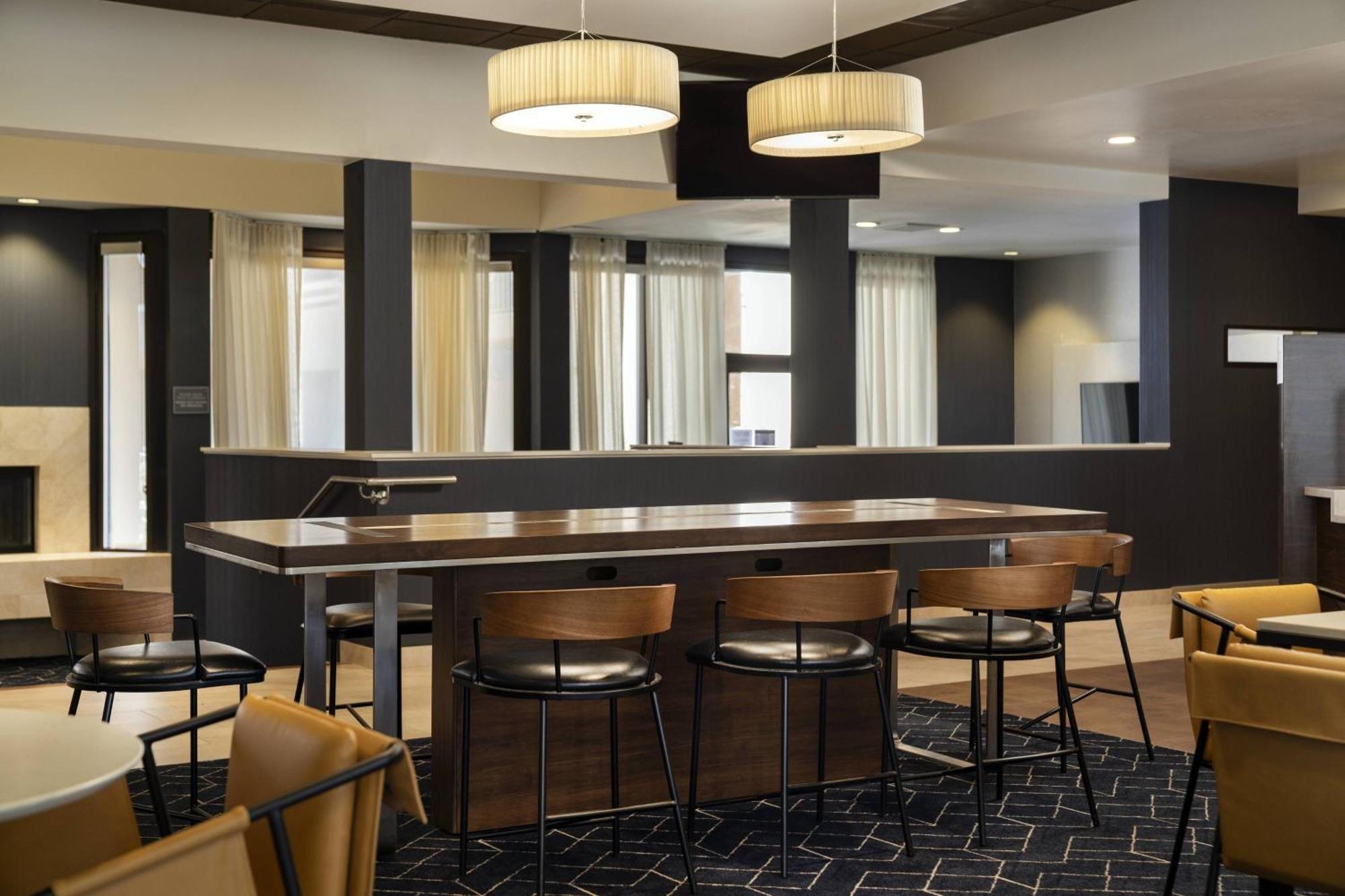 Courtyard By Marriott Palm Springs Hotel Exterior photo