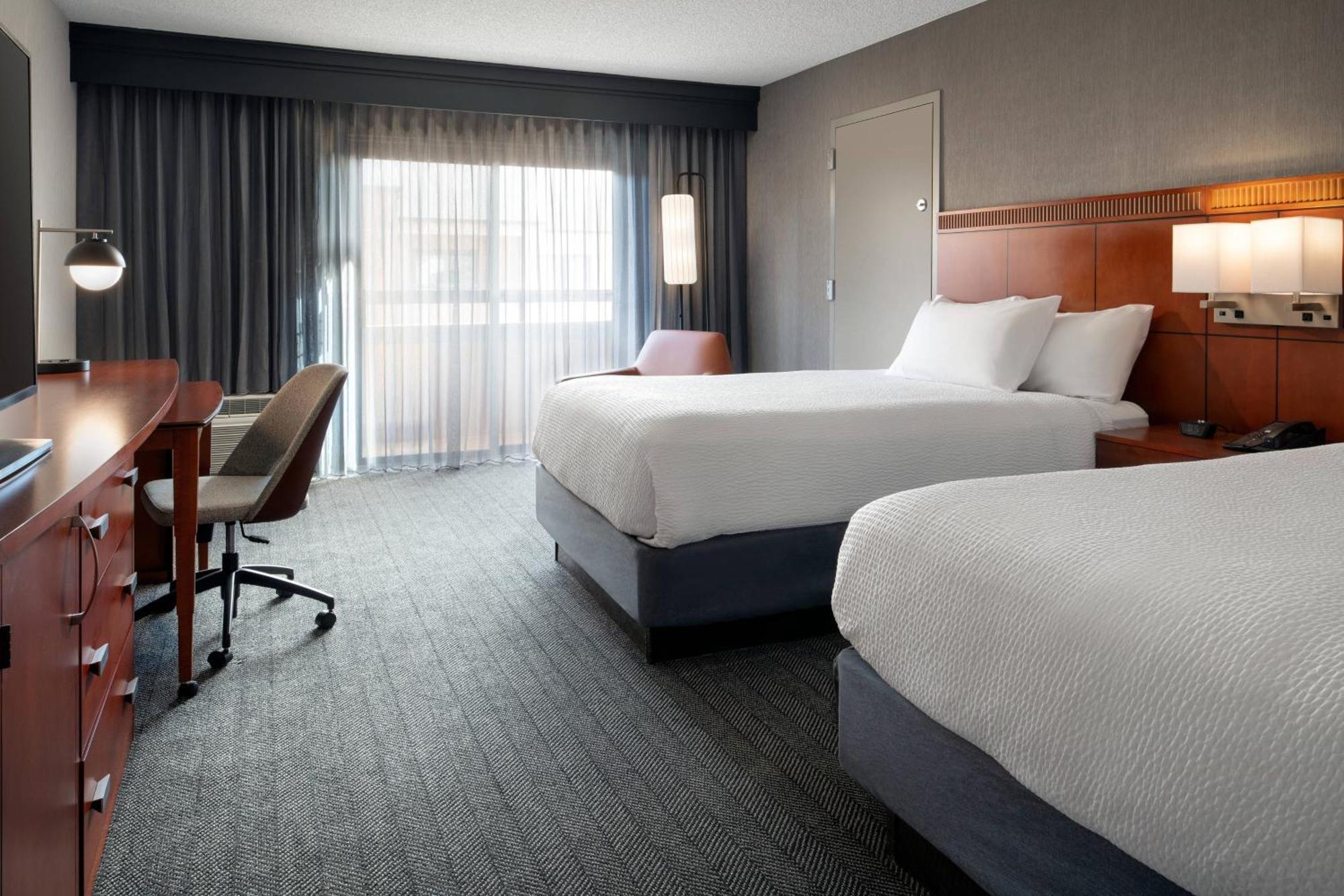 Courtyard By Marriott Palm Springs Hotel Exterior photo