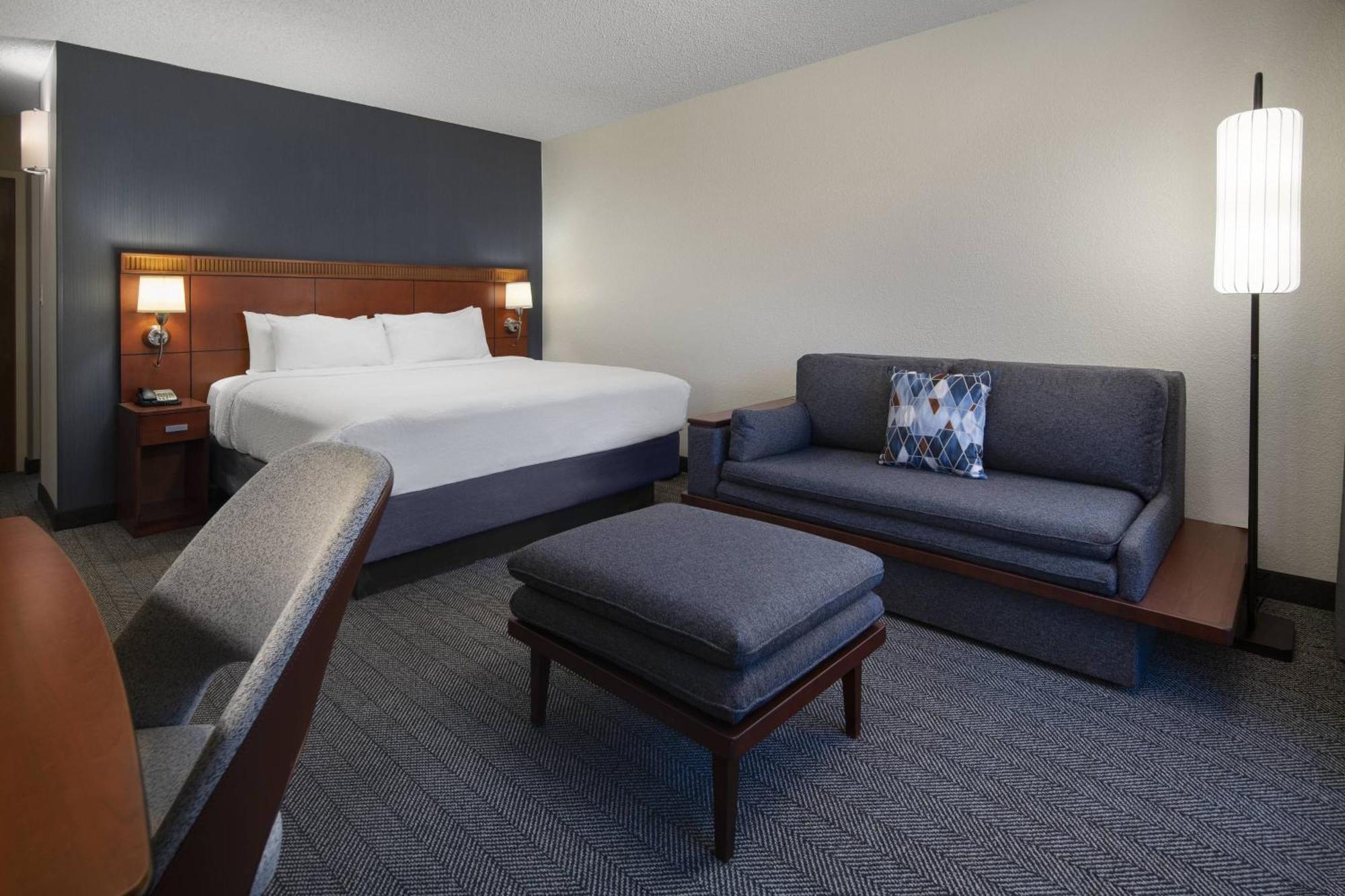 Courtyard By Marriott Palm Springs Hotel Exterior photo