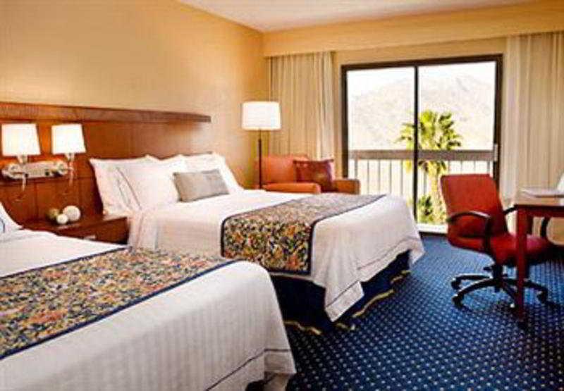 Courtyard By Marriott Palm Springs Hotel Room photo
