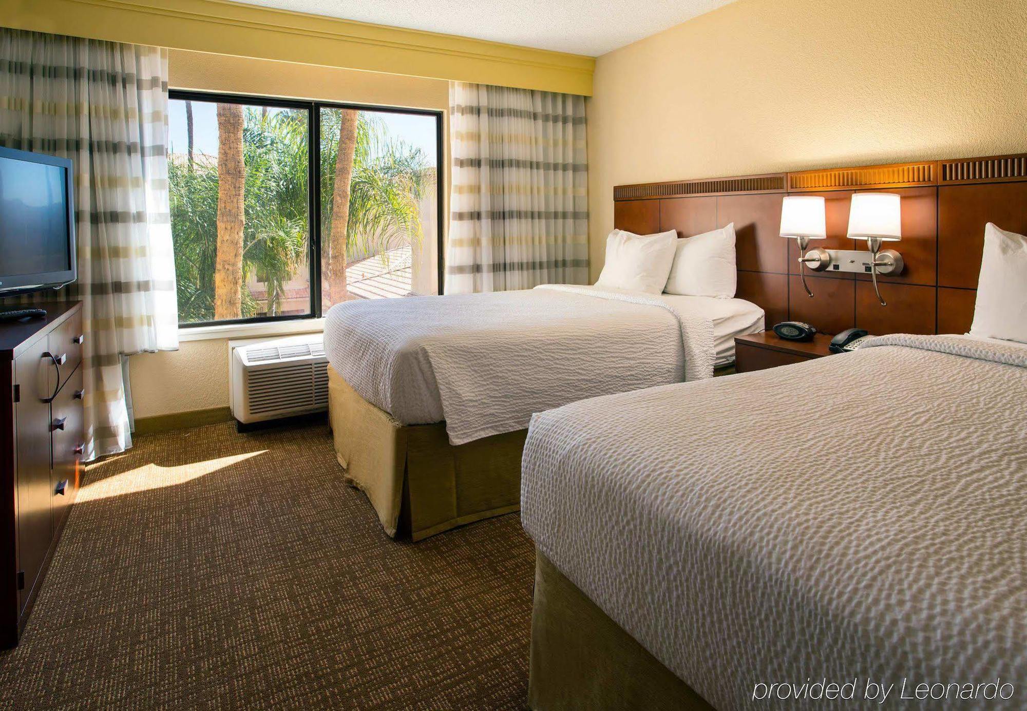 Courtyard By Marriott Palm Springs Hotel Exterior photo