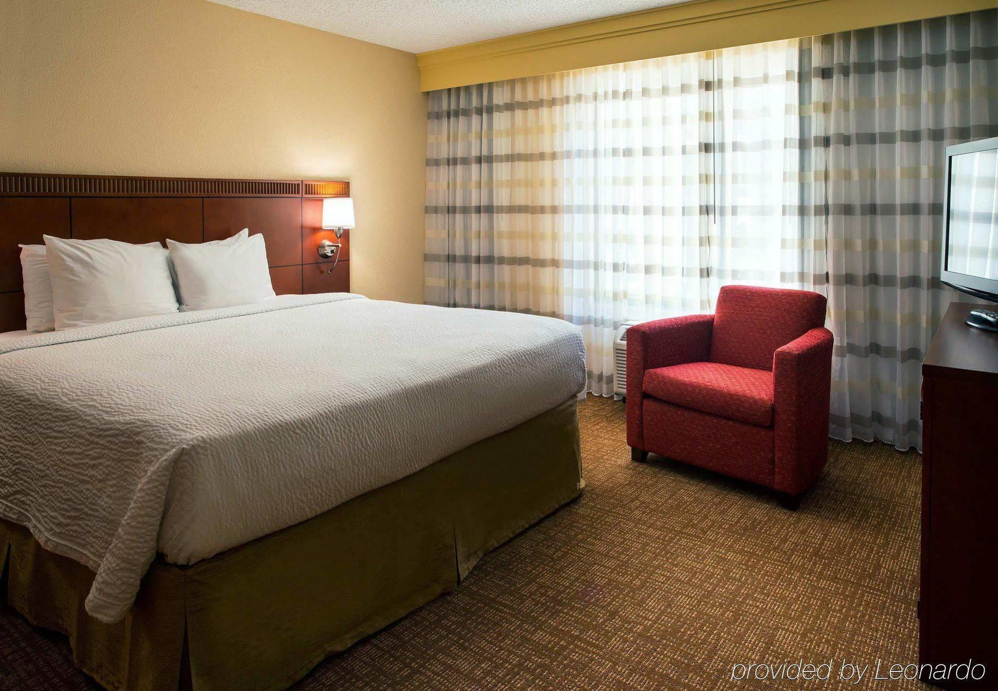 Courtyard By Marriott Palm Springs Hotel Exterior photo