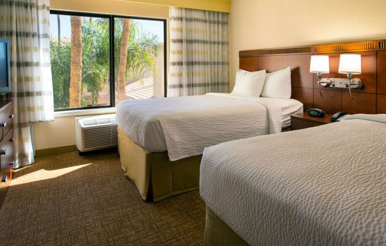 Courtyard By Marriott Palm Springs Hotel Exterior photo